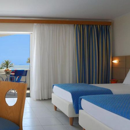 Kinetta Beach Resort&Spa Zimmer foto